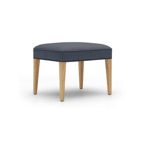 Carl Hansen FH420 Heritage Ottoman in kvadarat Fiord 171 with Oak Oil Legs