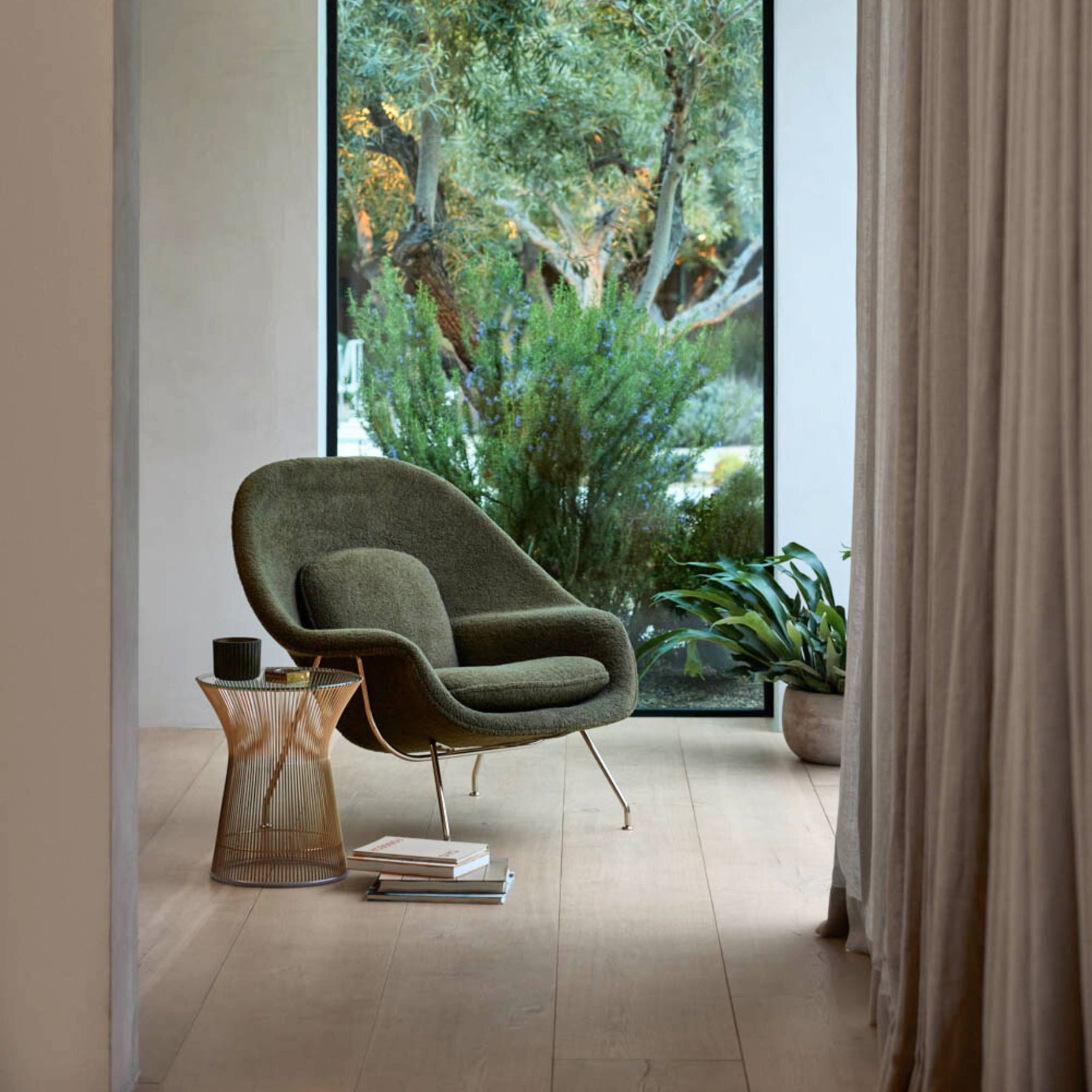 Knoll Saarinen Womb Chair in Puff Olive with Platner Side Table by Windoow Palm Springs