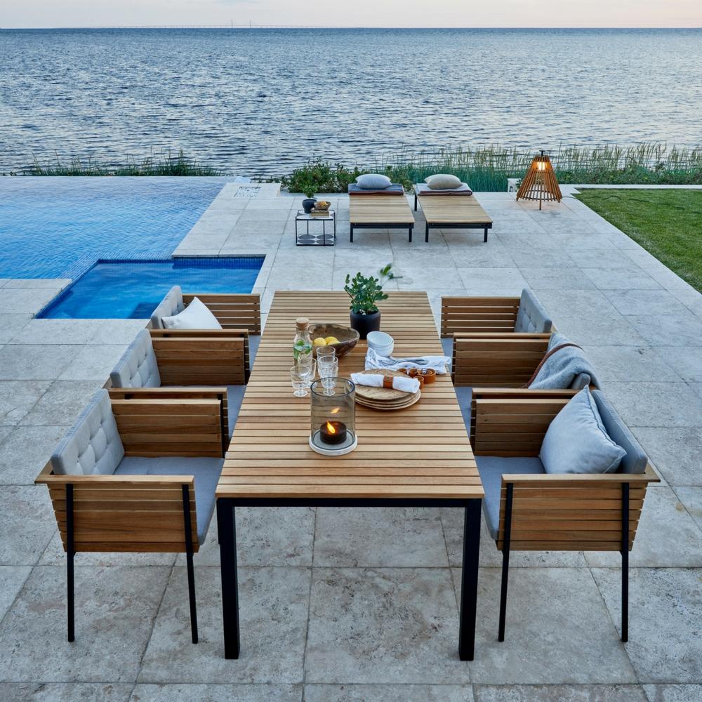 Sun loungers and online table